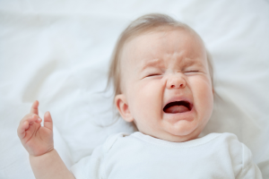 6 Reasons Babies Cry Hysterically When They Wake Up?