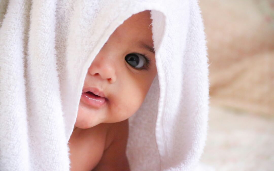 What is an ideal bath routine for a baby or toddler?